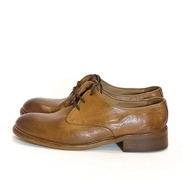 Women's leather shoe - Image 2