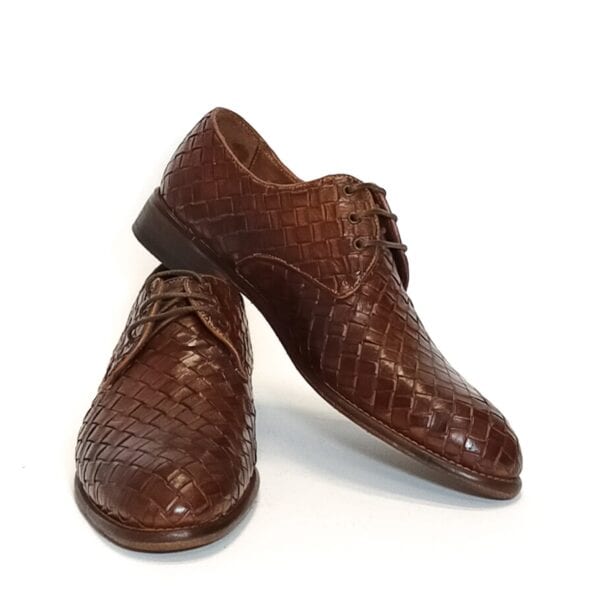 Scarpa uomo in pelle intrecciata