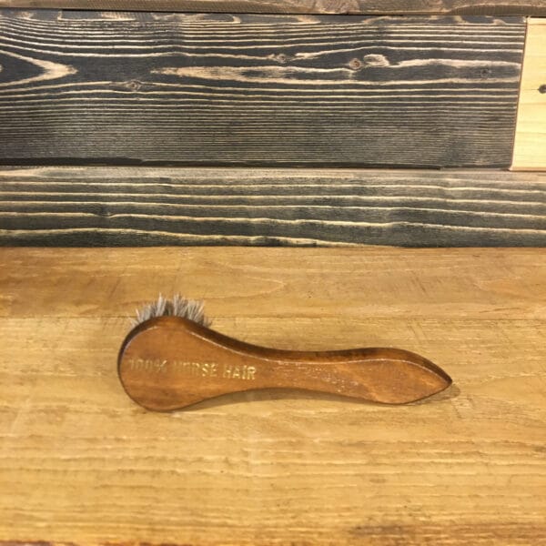 SPAZZOLA DA SCARPE PICCOLA IN CRINE DI CAVALLO CHIARA ANTIGRAFFIO PER LUCIDARE - immagine 2
