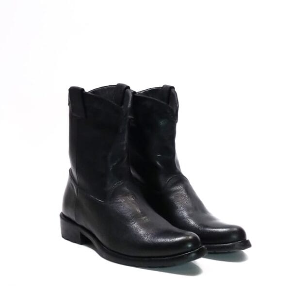 Women's leather boot