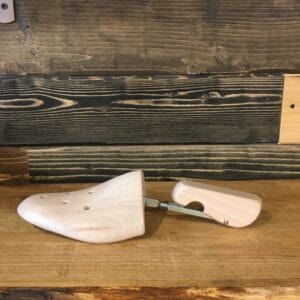 Tendiscarpe in legno