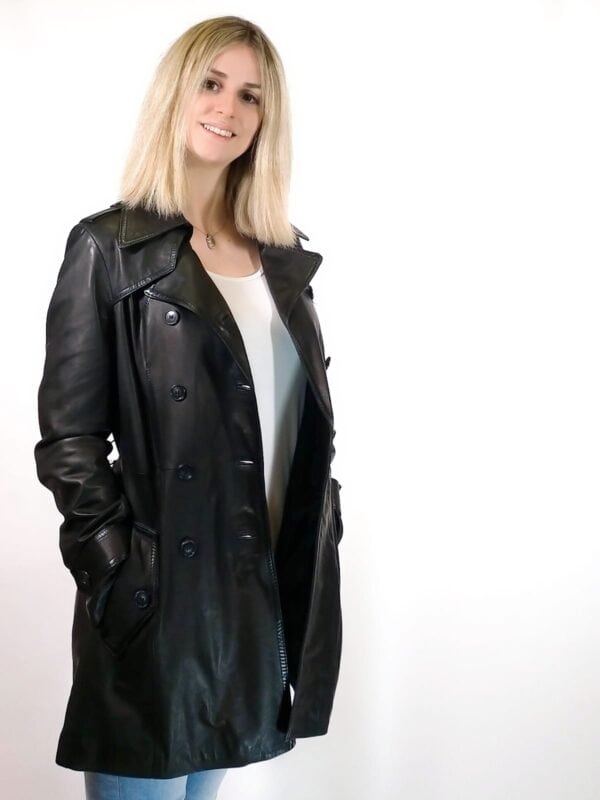 Woman trench coat in Tuscany leather