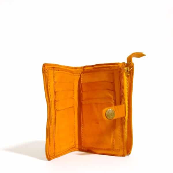 Campomaggi leather wallet with rivets - Image 3