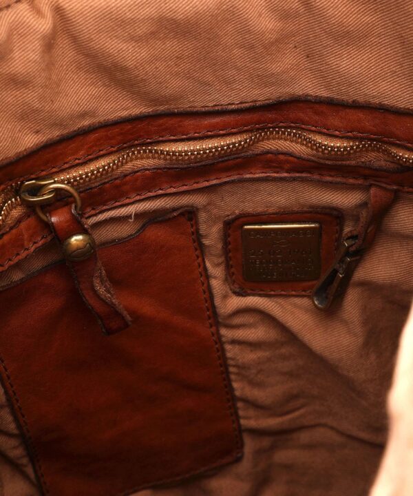 Campomaggi leather backpack with pocket - Image 3