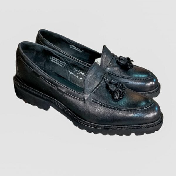 Women's moccasin with tassels - Image 2