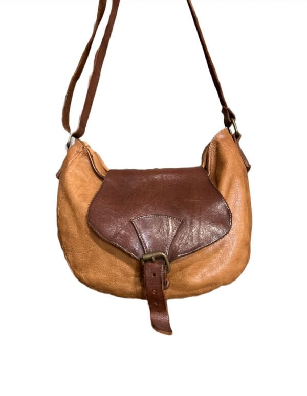 Vintage effect leather shoulder bag