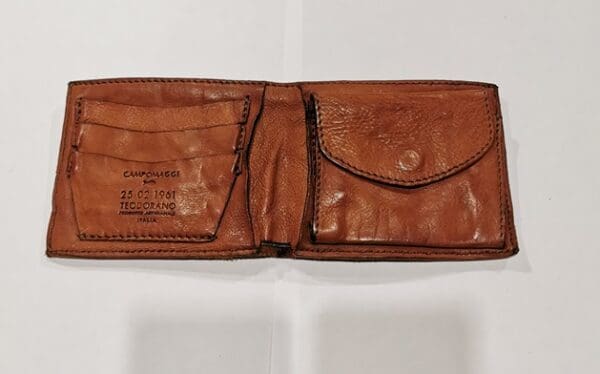 Campomaggi men's leather wallet with coin pocket