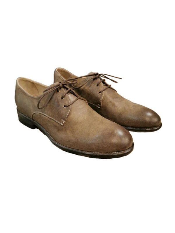 Scarpa stringata da uomo in pelle effetto Nabuk