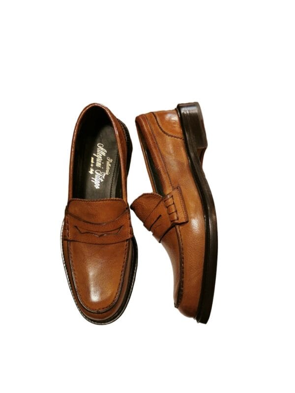 Women's moccasin in buffalo leather - Image 2