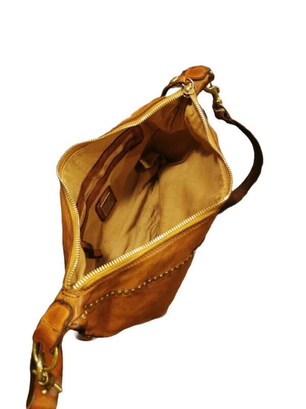 Marsupio grande con rivetti Campomaggi - immagine 3