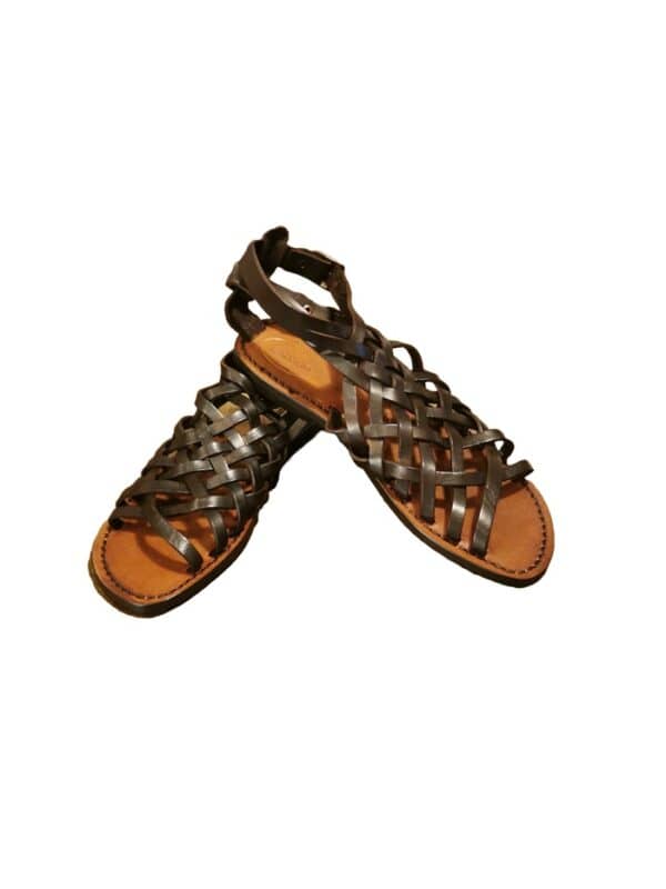 Crossed leather sandal with double buckle for women