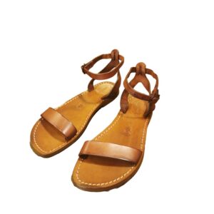 Sandalo in cuoio con laccetto donna