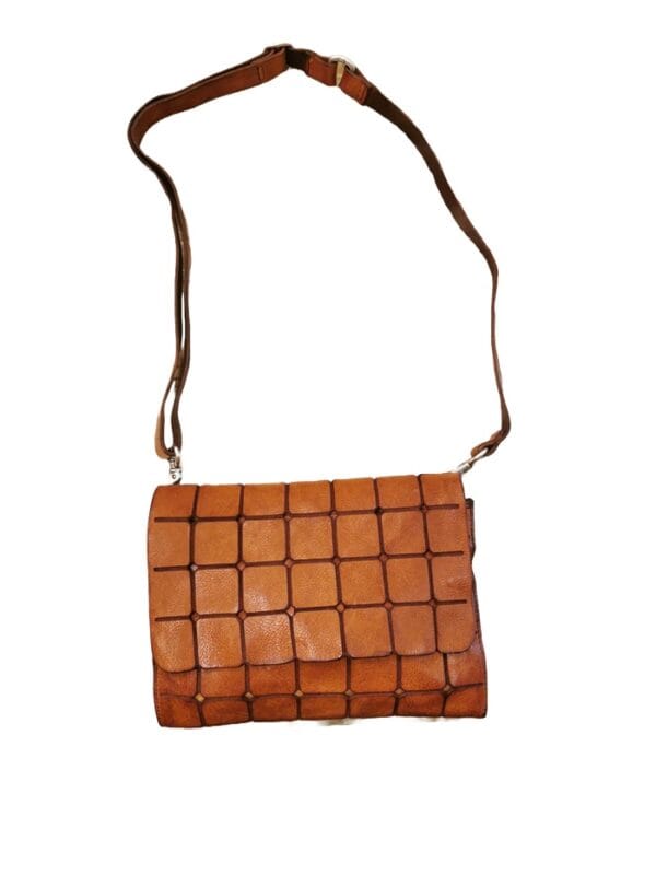 Borsa a tracolla con patta Campomaggi